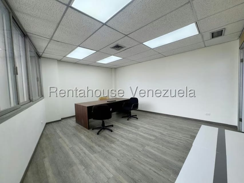 Comercial (Oficina) en Alquiler en Parroquia Catedral, Distrito Metropolitano - 8