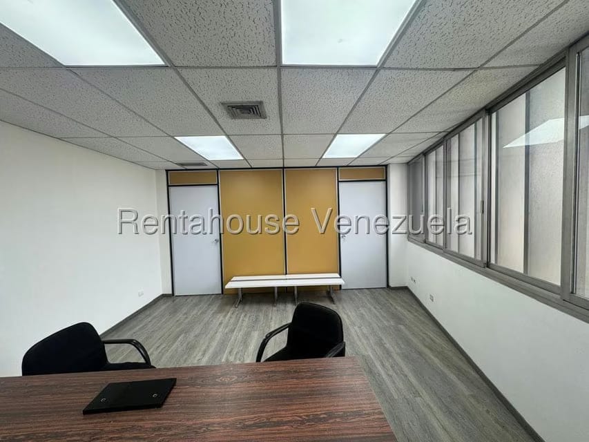 Comercial (Oficina) en Alquiler en Parroquia Catedral, Distrito Metropolitano - 9