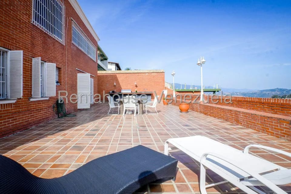 Casa (Duplex) en Venta en Los Naranjos del Cafetal, Distrito Metropolitano - 3