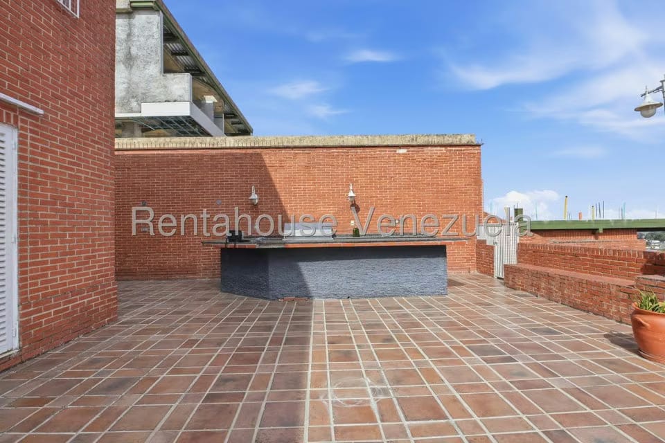 Casa (Duplex) en Venta en Los Naranjos del Cafetal, Distrito Metropolitano - 4