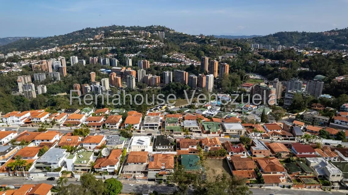 Casa (Duplex) en Venta en Los Naranjos del Cafetal, Distrito Metropolitano - 36