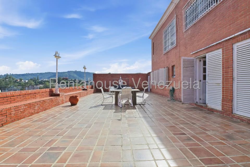 Casa (Duplex) en Venta en Los Naranjos del Cafetal, Distrito Metropolitano - 6