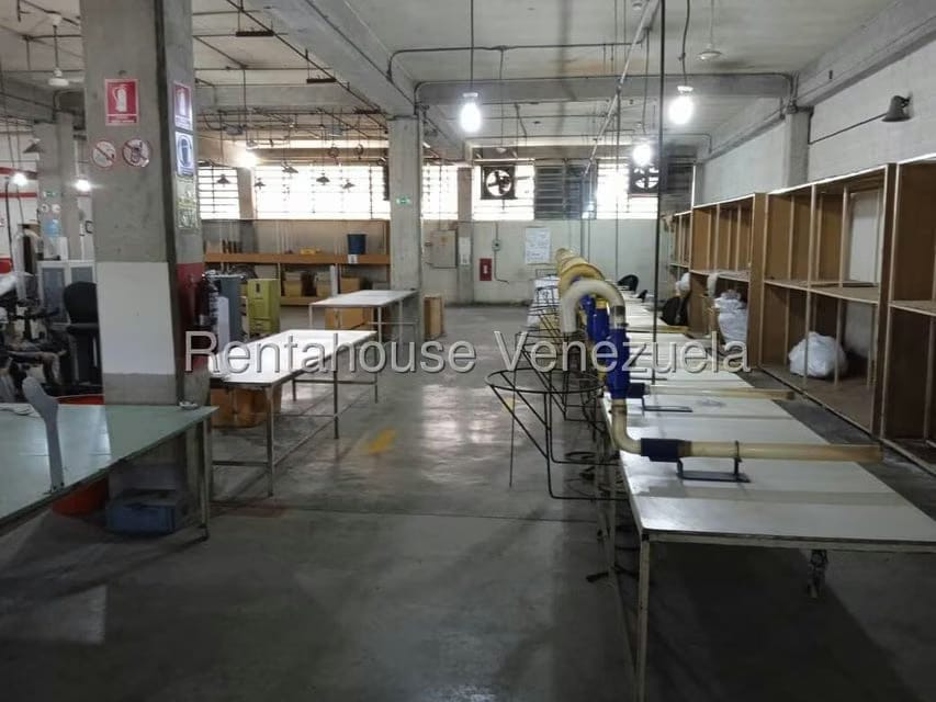 Comercial (Edificio) en Venta en Guarenas, Miranda - 36