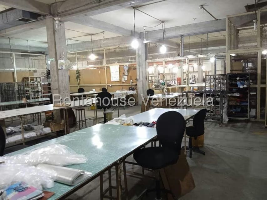 Comercial (Edificio) en Venta en Guarenas, Miranda - 38