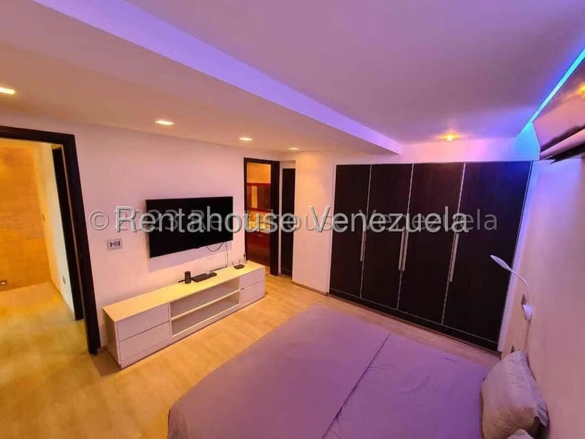 Apartamento (1 Nivel) en Alquiler en Lomas del Sol, Distrito Metropolitano - 33
