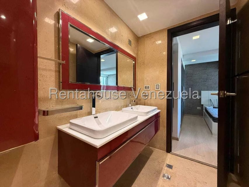 Apartamento (1 Nivel) en Alquiler en Lomas del Sol, Distrito Metropolitano - 34
