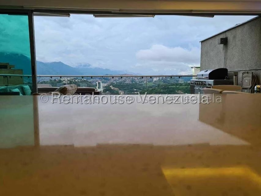 Apartamento (1 Nivel) en Alquiler en Lomas del Sol, Distrito Metropolitano - 36
