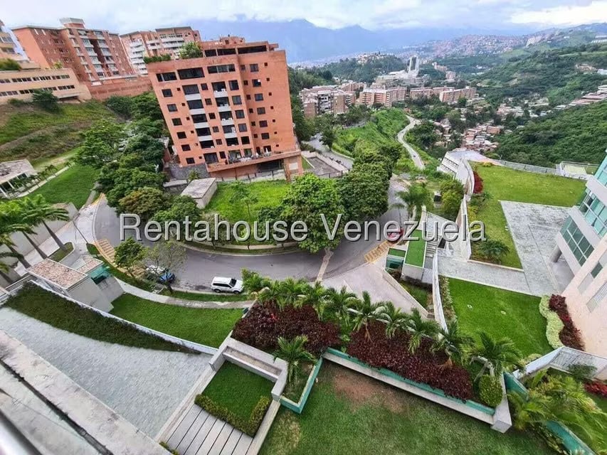 Apartamento (1 Nivel) en Alquiler en Lomas del Sol, Distrito Metropolitano - 37