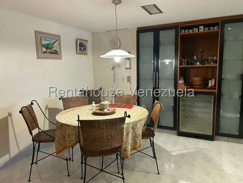 Apartamento (1 Nivel) en Venta en Los Palos Grandes, Distrito Metropolitano - 12