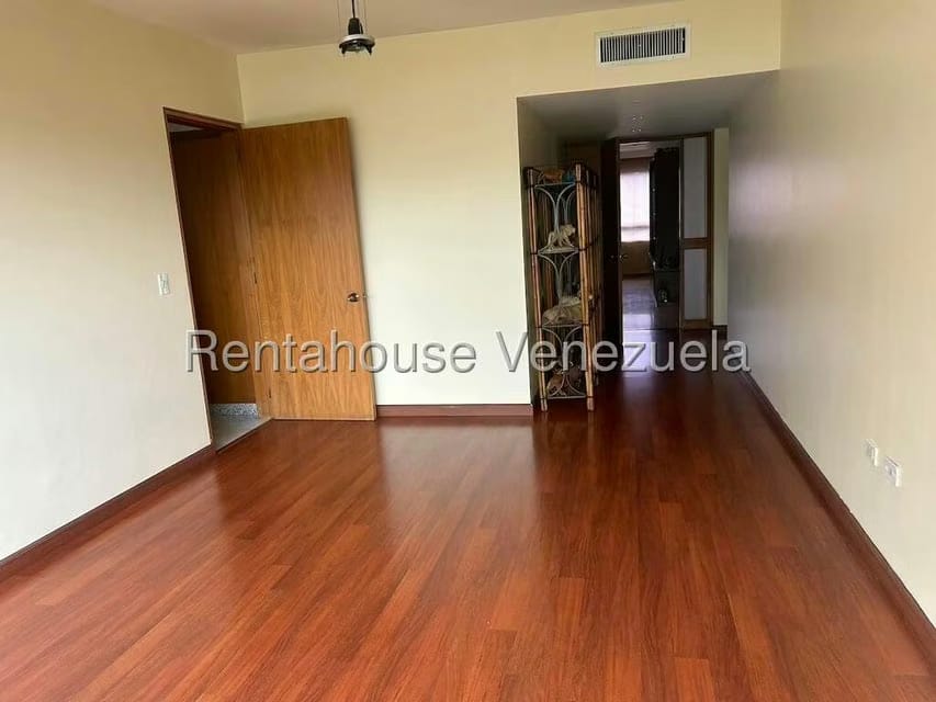 Apartamento (1 Nivel) en Venta en Los Palos Grandes, Distrito Metropolitano - 16