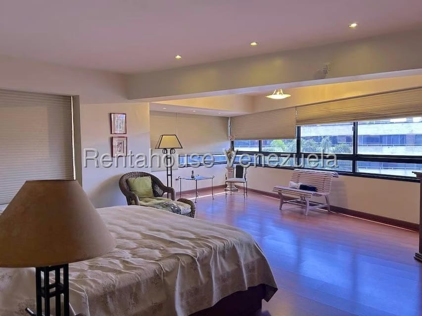 Apartamento (1 Nivel) en Venta en Los Palos Grandes, Distrito Metropolitano - 18
