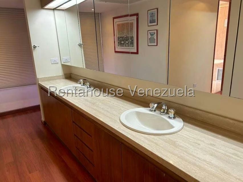 Apartamento (1 Nivel) en Venta en Los Palos Grandes, Distrito Metropolitano - 22