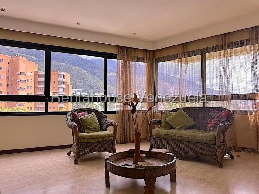 Apartamento (1 Nivel) en Venta en Los Palos Grandes, Distrito Metropolitano - 4