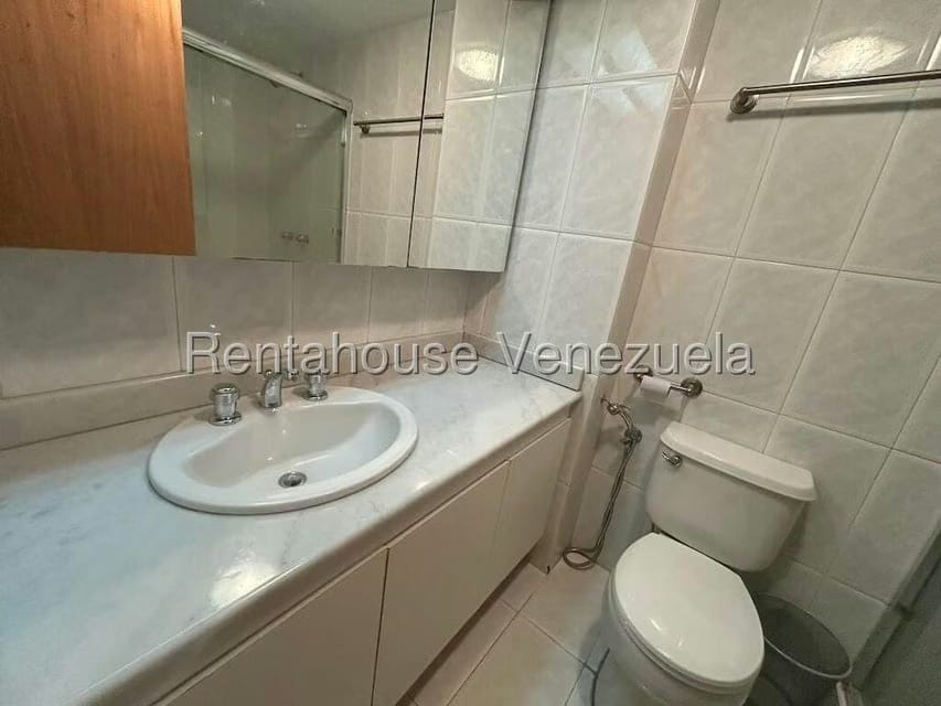 Apartamento (1 Nivel) en Venta en Los Palos Grandes, Distrito Metropolitano - 31