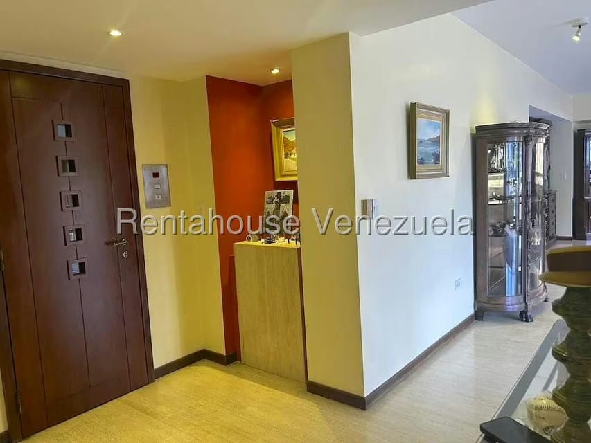 Apartamento (1 Nivel) en Venta en Los Palos Grandes, Distrito Metropolitano - 35