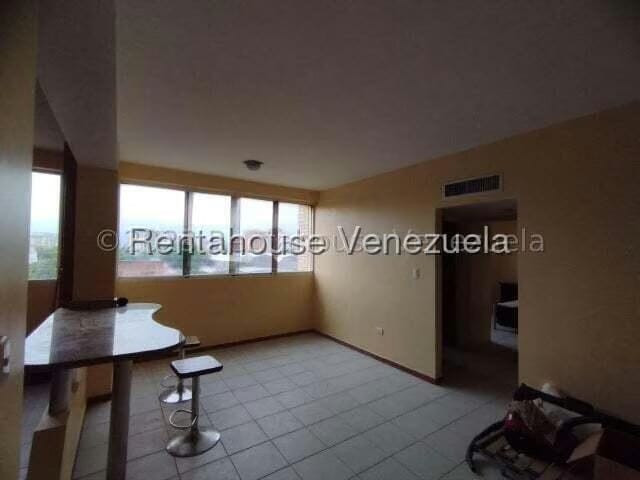 Apartamento (1 Nivel) en Alquiler en Parroquia Catedral, Lara - 2