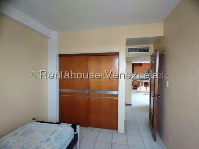 Apartamento (1 Nivel) en Alquiler en Parroquia Catedral, Lara - 11
