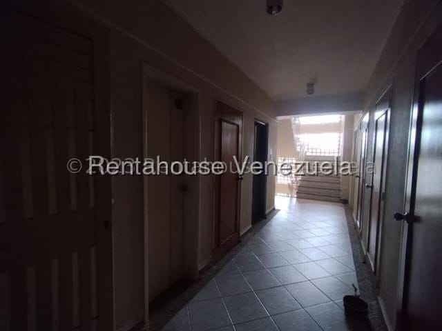 Apartamento (1 Nivel) en Alquiler en Parroquia Catedral, Lara - 20