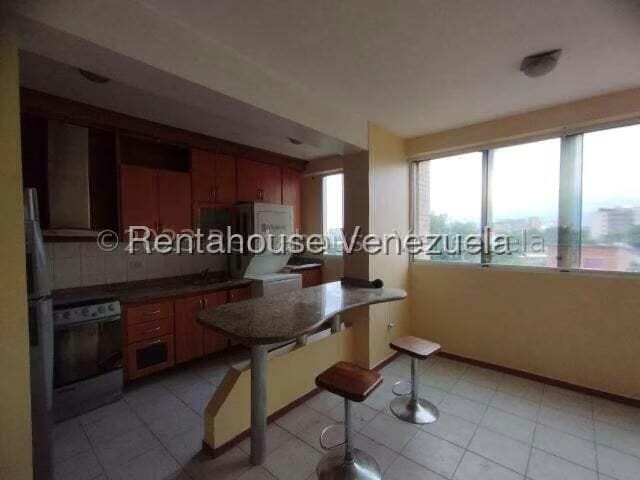 Apartamento (1 Nivel) en Alquiler en Parroquia Catedral, Lara - 3