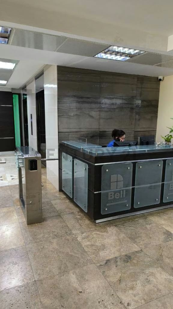 se alquila oficina en la torre Bell Puerto Ordaz piso 5 - 5