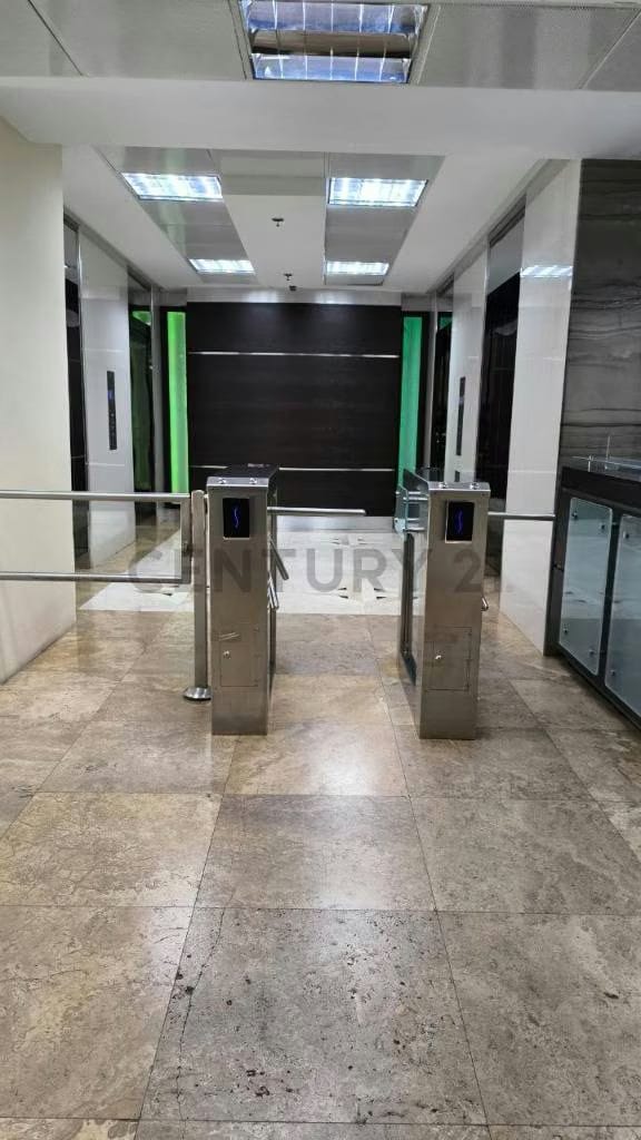 se alquila oficina en la torre Bell Puerto Ordaz piso 5 - 7