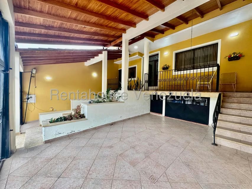 Casa (Duplex) en Venta en Colinas de Pirineos, Tachira - 2