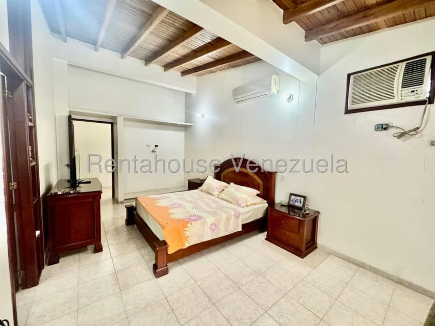 Casa (Duplex) en Venta en Colinas de Pirineos, Tachira - 28