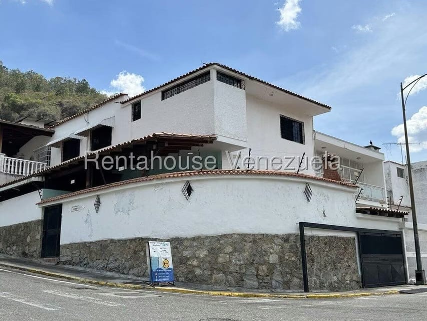 Casa (Duplex) en Venta en La Trinidad, Distrito Metropolitano - 2