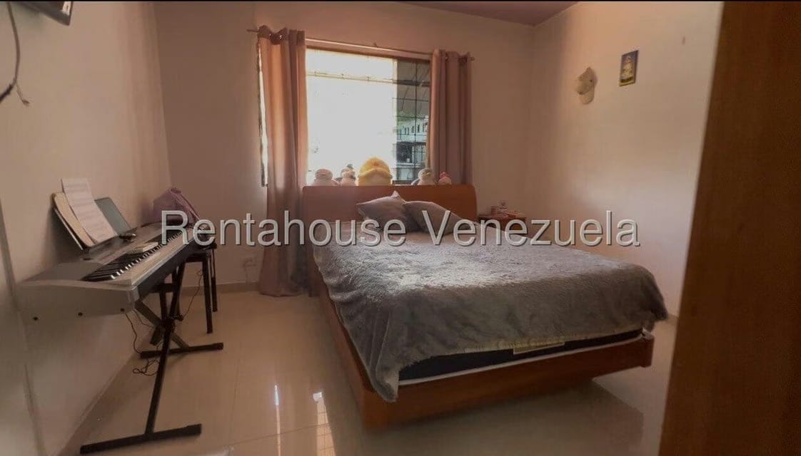 Casa (Duplex) en Venta en La Trinidad, Distrito Metropolitano - 11