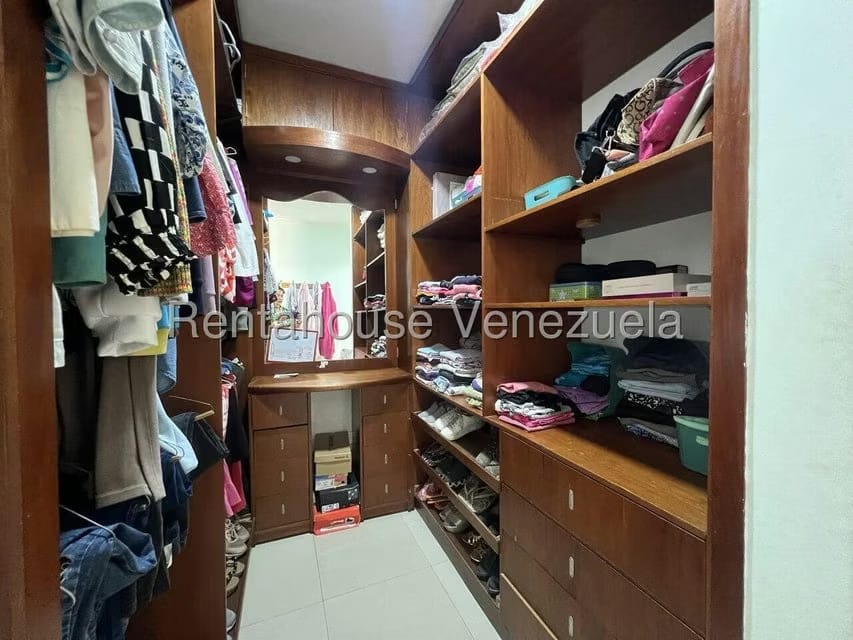 Casa (Duplex) en Venta en La Trinidad, Distrito Metropolitano - 23