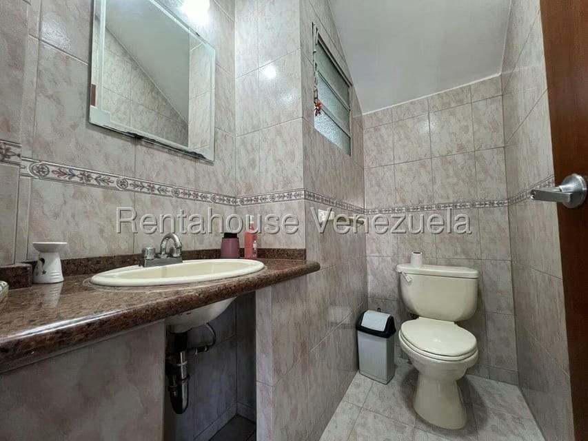 Casa (Duplex) en Venta en La Trinidad, Distrito Metropolitano - 9