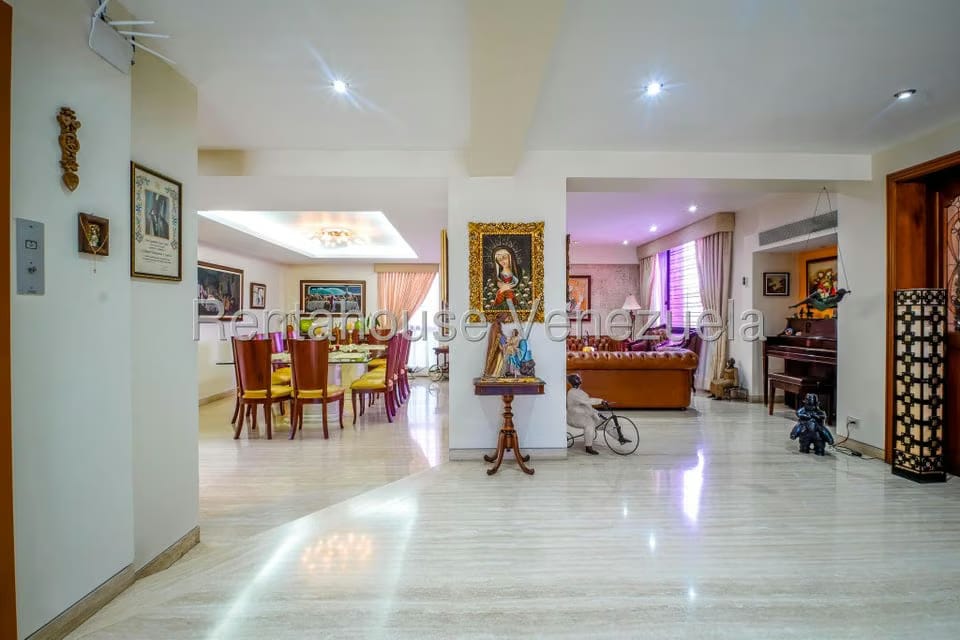 Apartamento (Multiples Niveles) en Venta en Santa Eduvigis, Distrito Metropolitano - 14