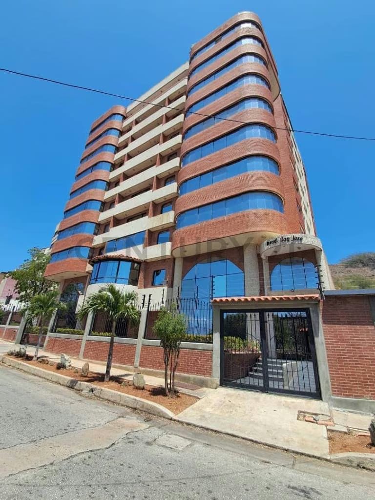 Amplio apartamento en venta en Residencias San Jose Pampatar Isla de Margarita