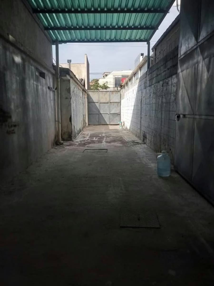 Galpon en Venta en Lechería - 8