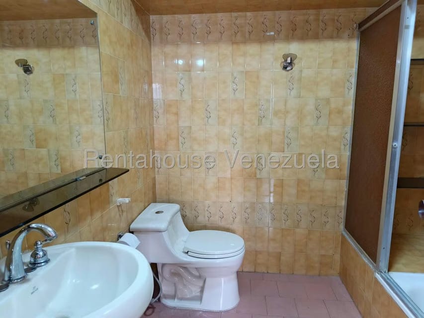 Apartamento (1 Nivel) en Venta en Los Palos Grandes, Distrito Metropolitano - 16