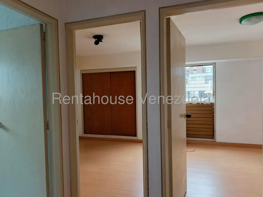 Apartamento (1 Nivel) en Venta en Los Palos Grandes, Distrito Metropolitano - 19