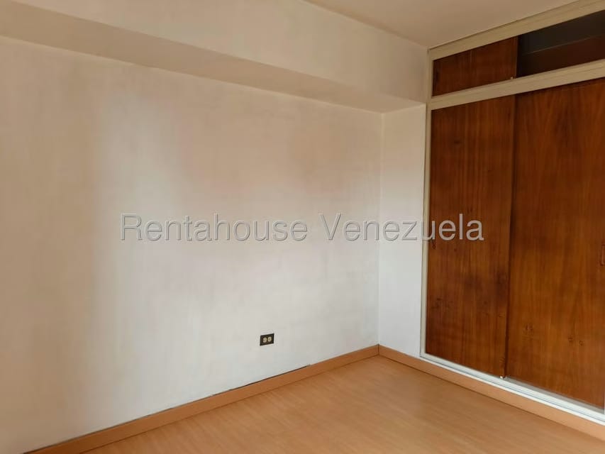 Apartamento (1 Nivel) en Venta en Los Palos Grandes, Distrito Metropolitano - 23