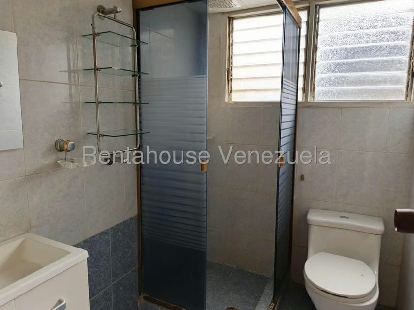 Apartamento (1 Nivel) en Venta en Los Palos Grandes, Distrito Metropolitano - 24