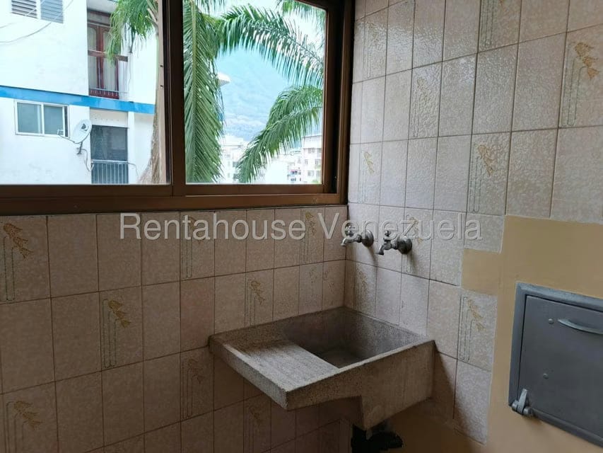 Apartamento (1 Nivel) en Venta en Los Palos Grandes, Distrito Metropolitano - 28