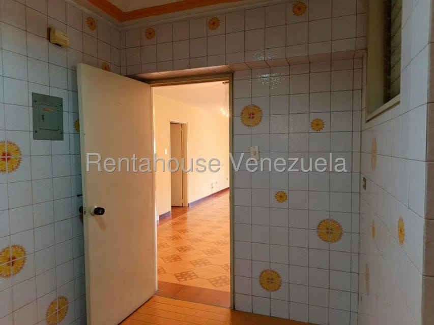 Apartamento (1 Nivel) en Venta en Los Palos Grandes, Distrito Metropolitano - 32