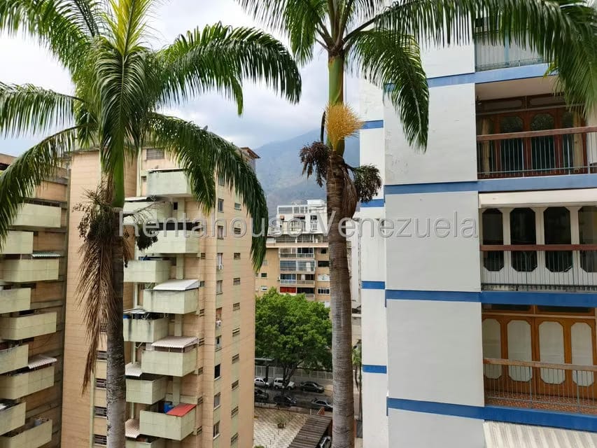 Apartamento (1 Nivel) en Venta en Los Palos Grandes, Distrito Metropolitano - 8