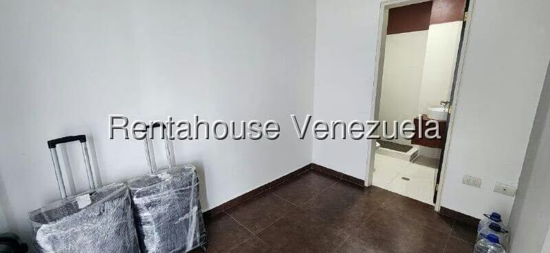 Apartamento (1 Nivel) en Alquiler en Las Mercedes, Distrito Metropolitano - 12
