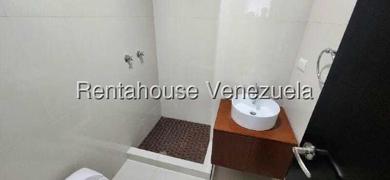 Apartamento (1 Nivel) en Alquiler en Las Mercedes, Distrito Metropolitano - 13