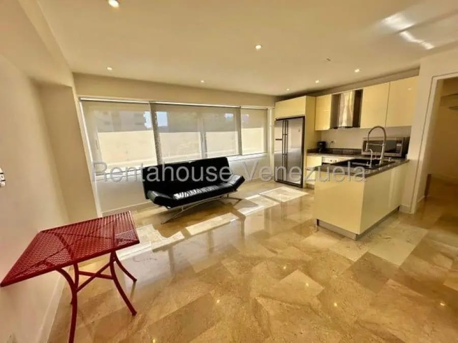 Apartamento en Alquiler en El Rosal Caracas - 2