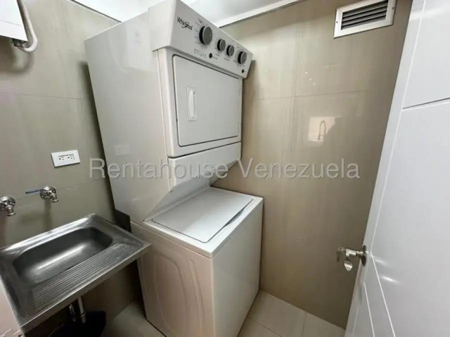 Apartamento en Alquiler en El Rosal Caracas - 10