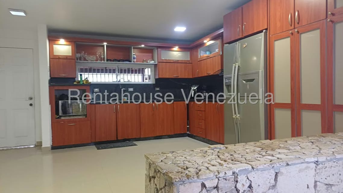 Casa (Multipes Niveles) en Venta en San Francisco, Miranda - 2