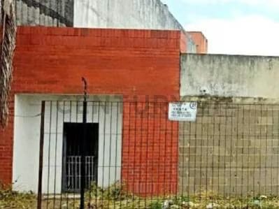 EN VENTA CASA CON POTENCIAL COMERCIAL