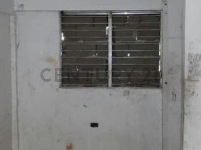 EN VENTA CASA CON POTENCIAL COMERCIAL - 3