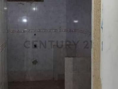 EN VENTA CASA CON POTENCIAL COMERCIAL - 4