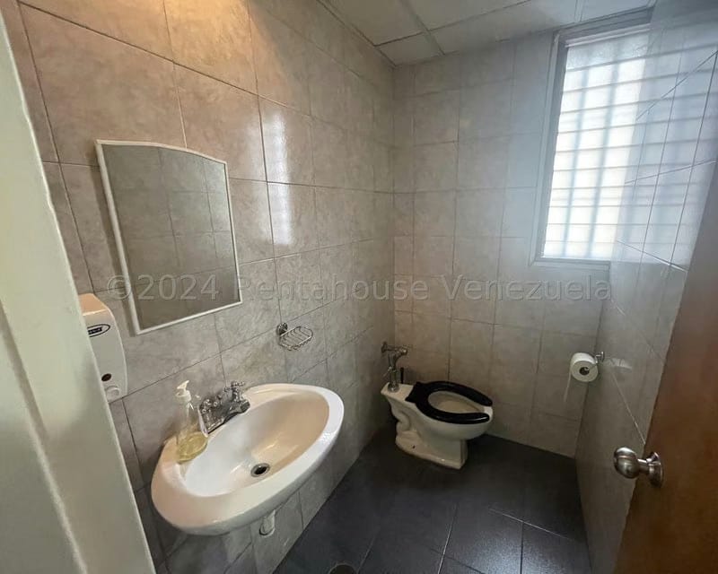 Comercial (Oficina) en Venta en El Recreo, Distrito Metropolitano - 22